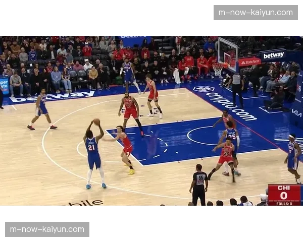 76人主场狂轰157分大胜公牛，恩比德乔治合砍63分主导进攻